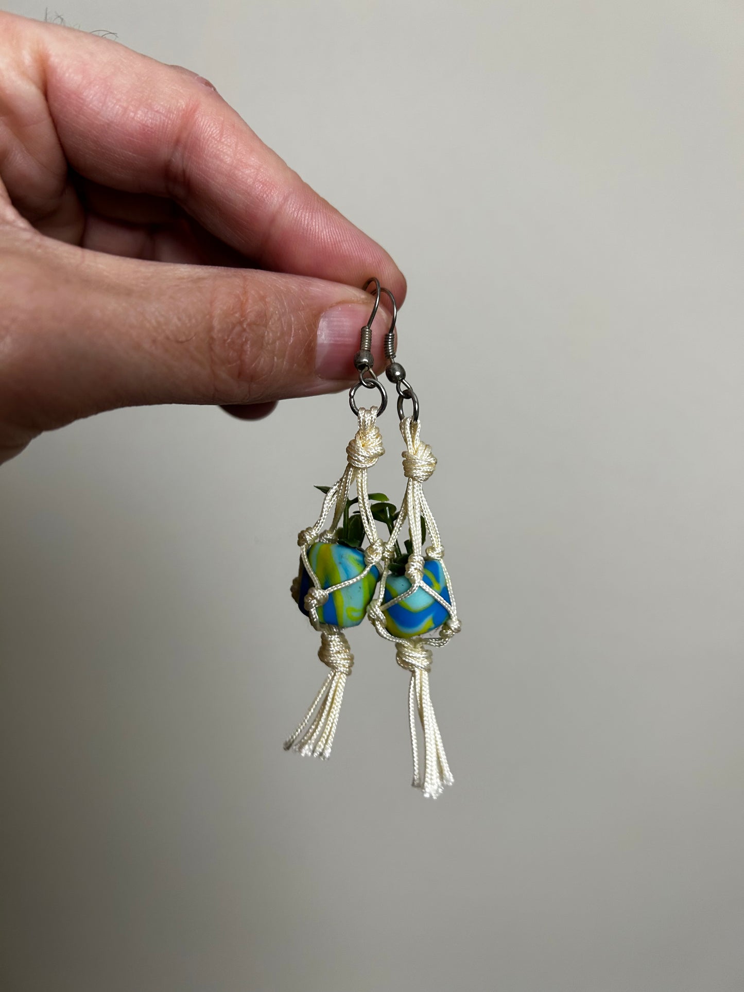 Macrame Hanger Earrings White/Blue Swirl