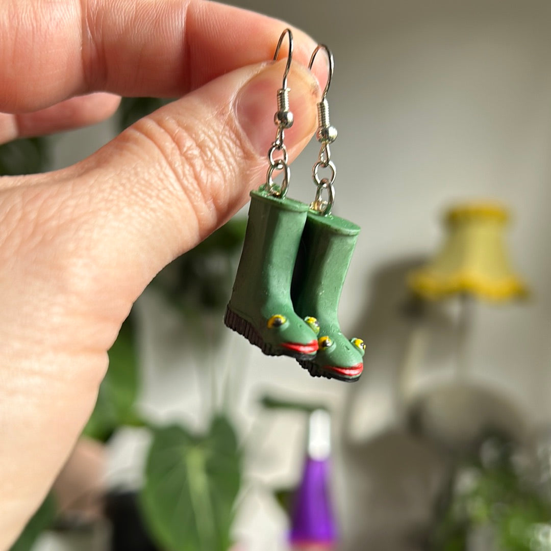 Froggie wellypets earrings