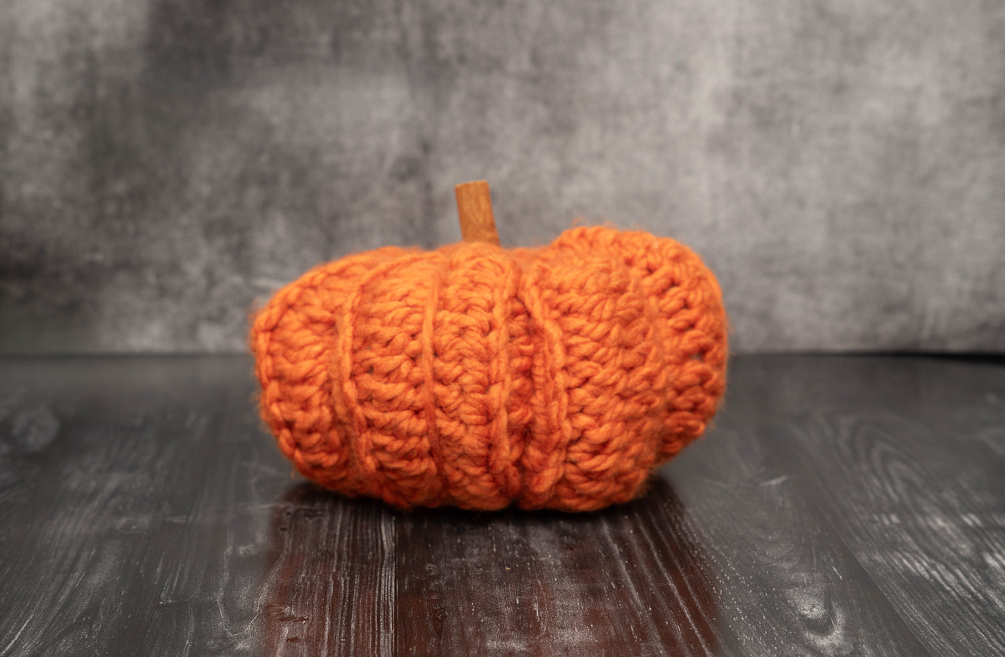 Handmade Crochet Rustic Pumpkins - Cozy Autumn Decor with Cinnamon Stalks