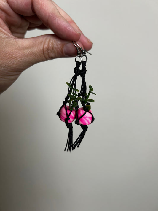Macrame Hanger Earrings Black/Pink Swirl