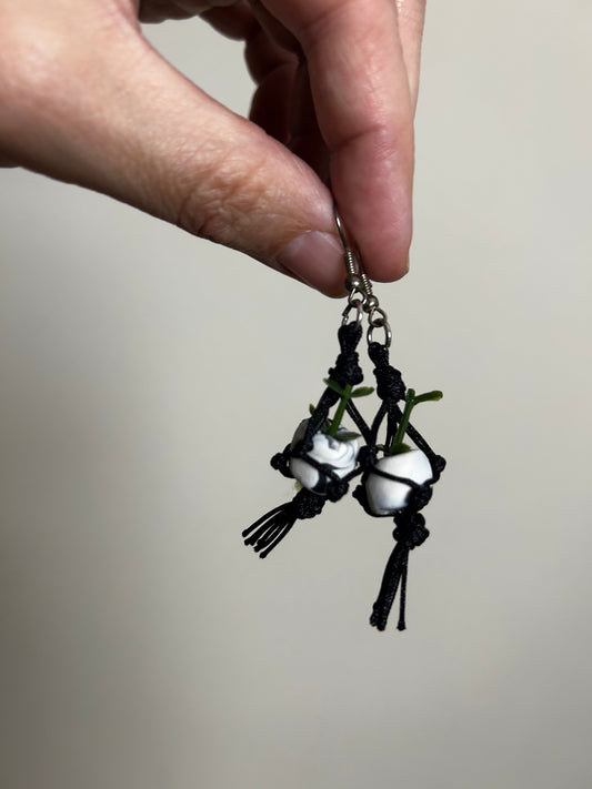 Macrame Hanger Earrings Black/ White